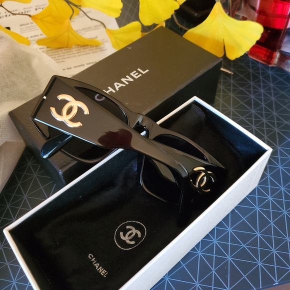 CHANEL Other - Authentic Chanel sunglasses